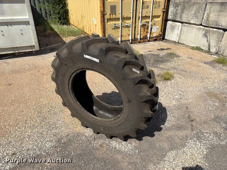 Performer 85 340/85R24 tire