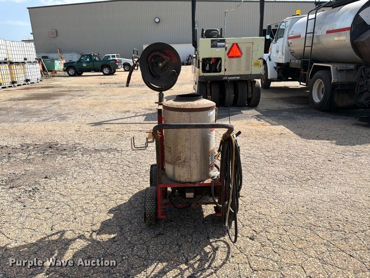 image for item EW5049 Hotsy 795SS pressure washer