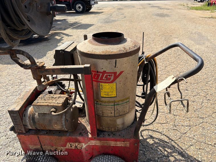 image for item EW5049 Hotsy 795SS pressure washer