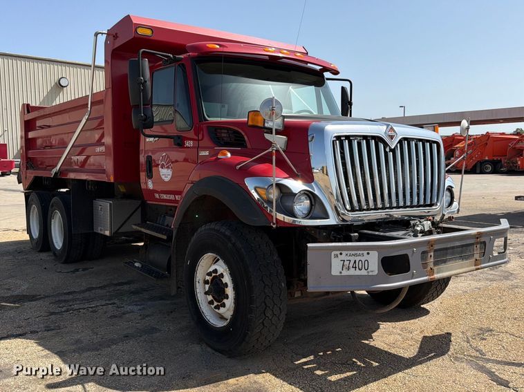 image for item EW5050 2010 International SF525 dump truck