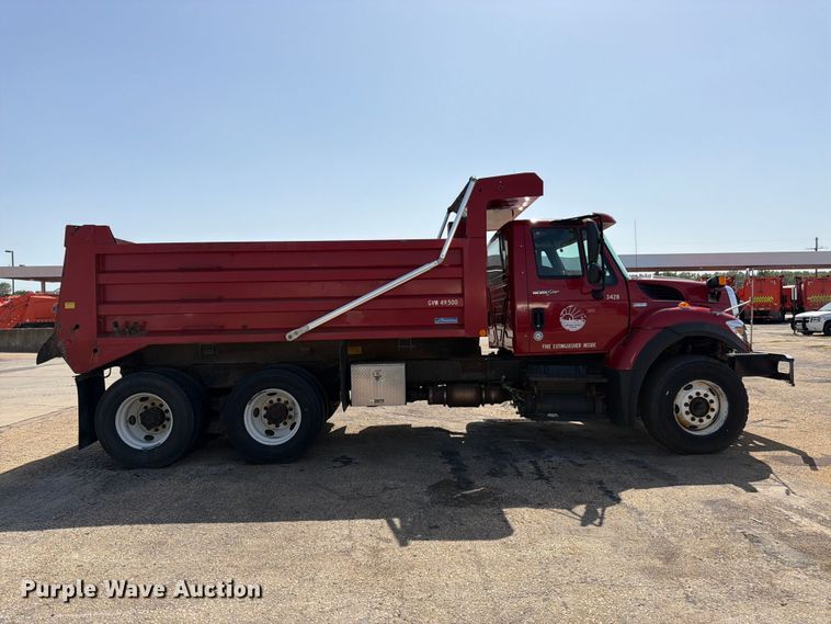 image for item EW5050 2010 International SF525 dump truck