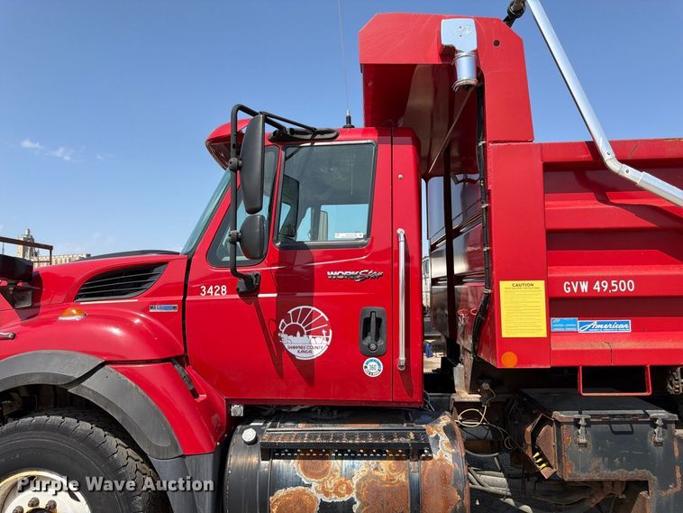image for item EW5050 2010 International SF525 dump truck