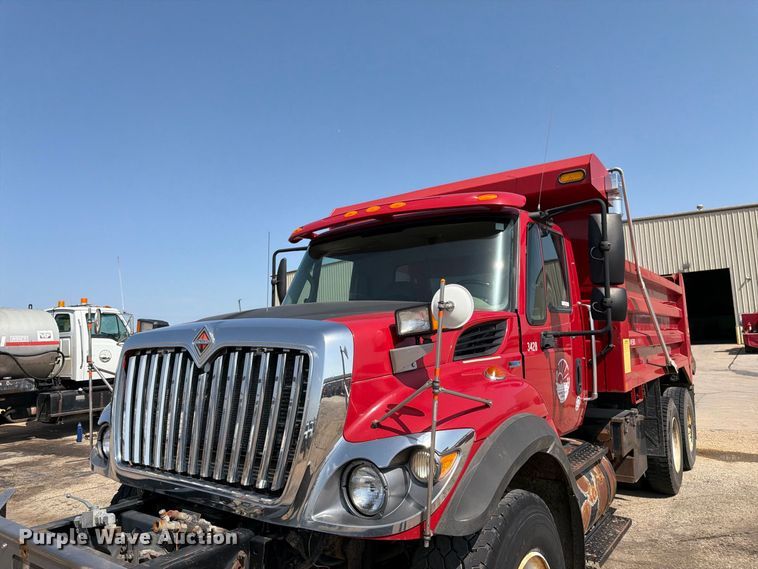 image for item EW5050 2010 International SF525 dump truck
