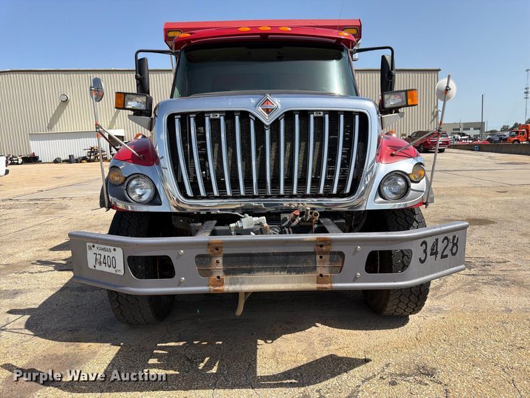 image for item EW5050 2010 International SF525 dump truck