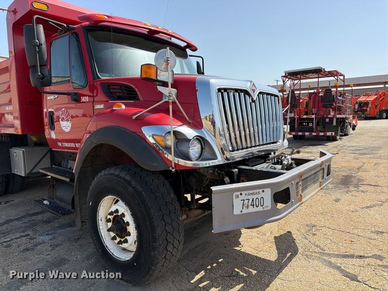 image for item EW5050 2010 International SF525 dump truck