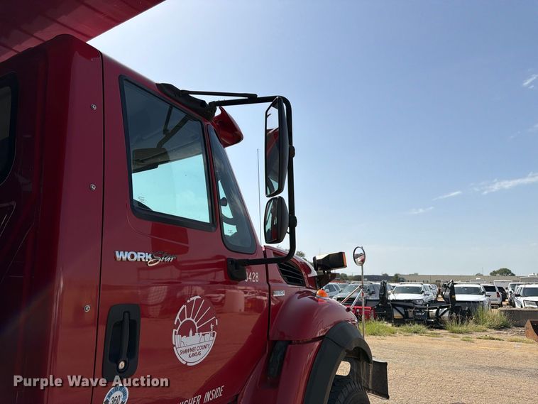 image for item EW5050 2010 International SF525 dump truck