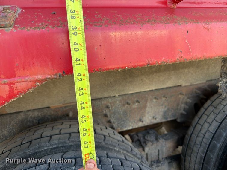 image for item EW5050 2010 International SF525 dump truck