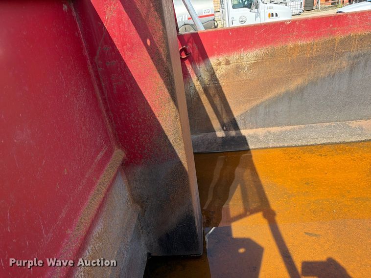 image for item EW5050 2010 International SF525 dump truck