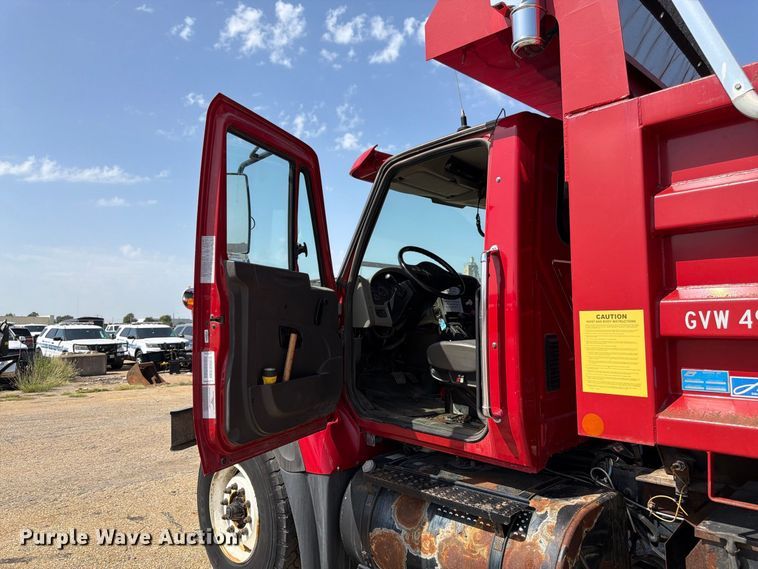 image for item EW5050 2010 International SF525 dump truck