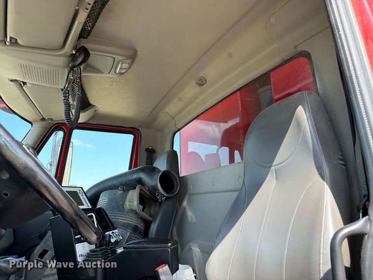 image for item EW5050 2010 International SF525 dump truck
