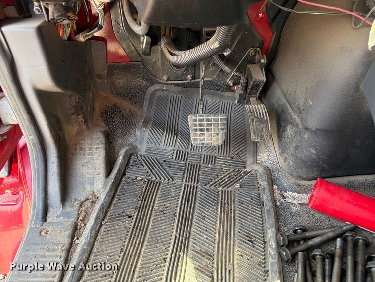 image for item EW5050 2010 International SF525 dump truck