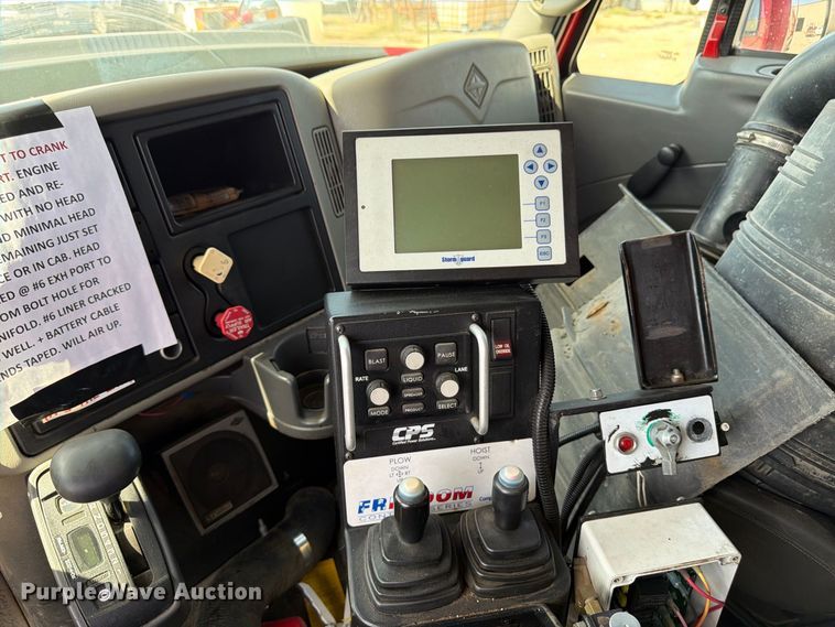 image for item EW5050 2010 International SF525 dump truck