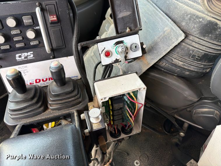 image for item EW5050 2010 International SF525 dump truck