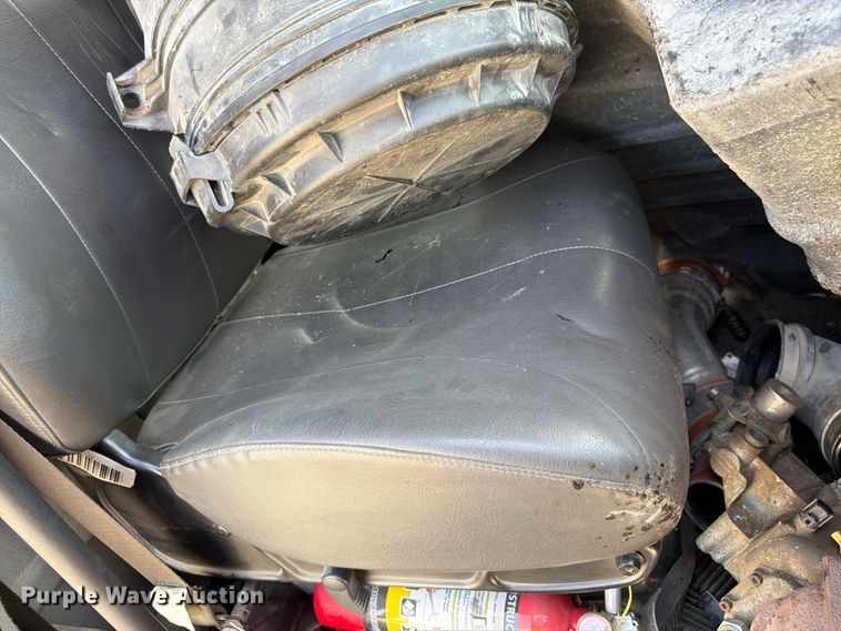image for item EW5050 2010 International SF525 dump truck