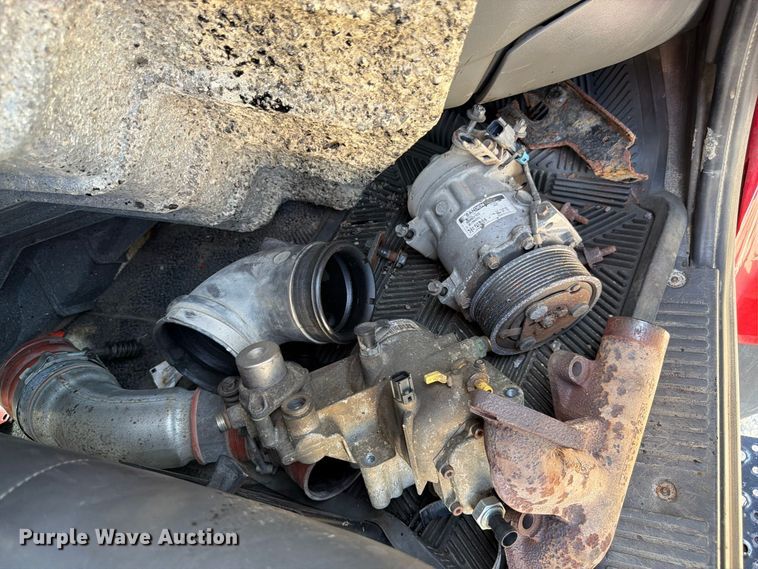 image for item EW5050 2010 International SF525 dump truck