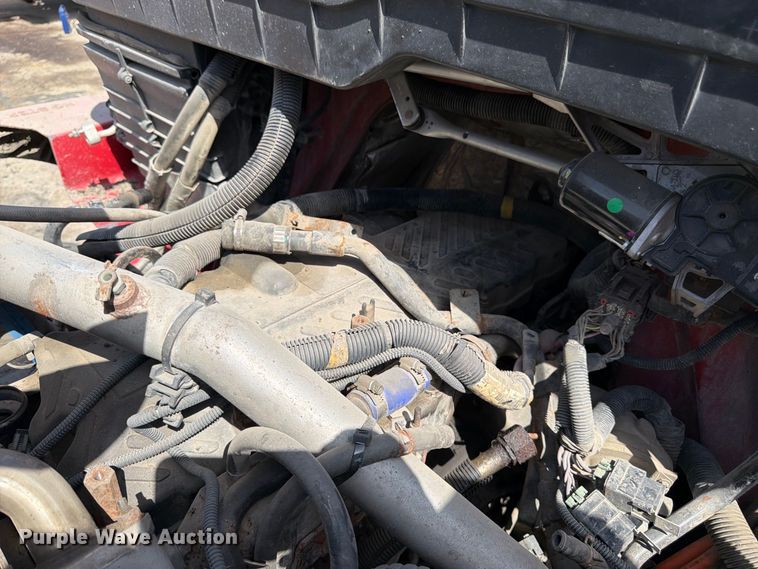 image for item EW5050 2010 International SF525 dump truck
