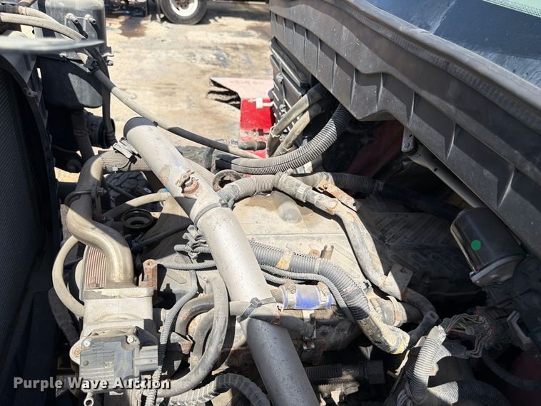image for item EW5050 2010 International SF525 dump truck