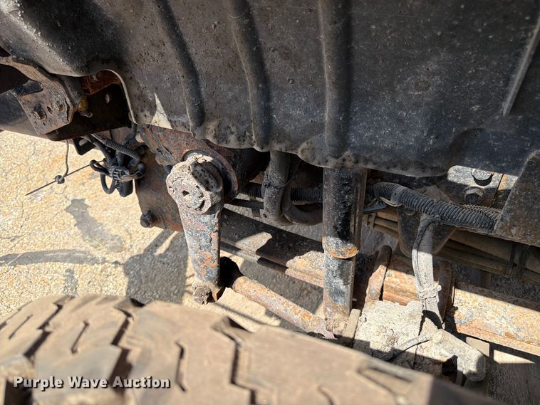 image for item EW5050 2010 International SF525 dump truck
