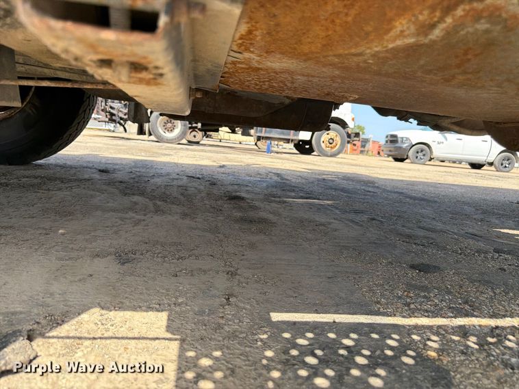 image for item EW5050 2010 International SF525 dump truck