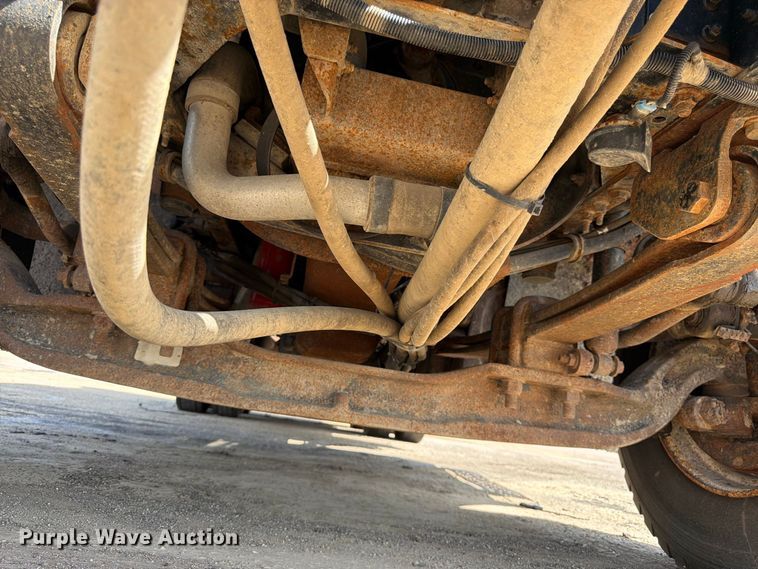 image for item EW5050 2010 International SF525 dump truck