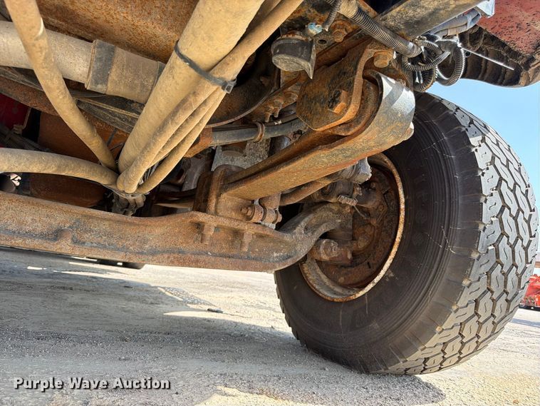 image for item EW5050 2010 International SF525 dump truck