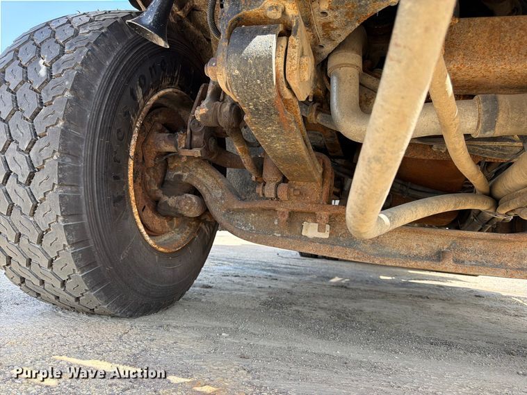 image for item EW5050 2010 International SF525 dump truck