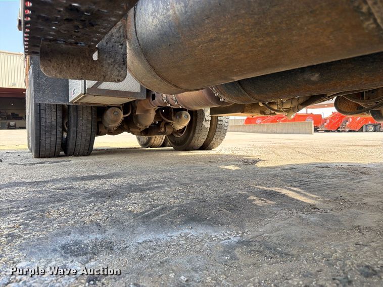 image for item EW5050 2010 International SF525 dump truck