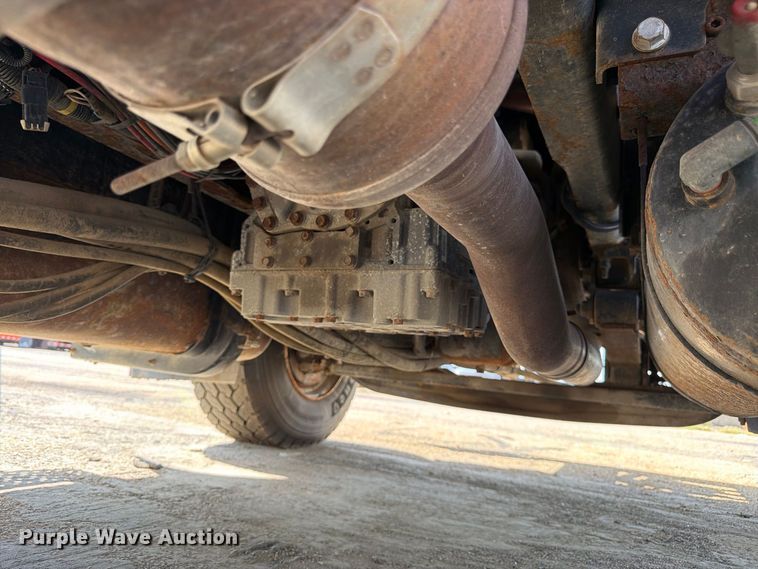 image for item EW5050 2010 International SF525 dump truck