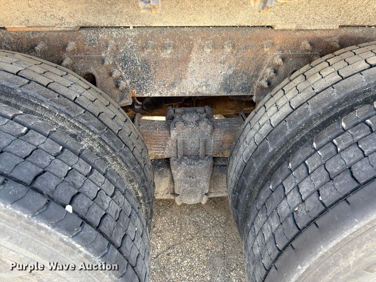 image for item EW5050 2010 International SF525 dump truck