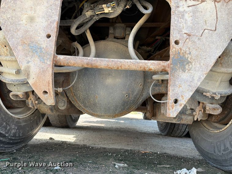 image for item EW5050 2010 International SF525 dump truck