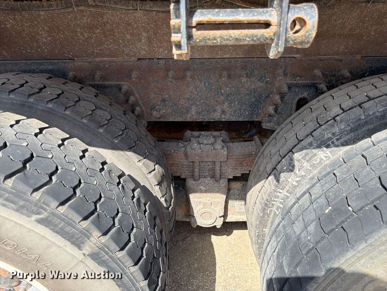 image for item EW5050 2010 International SF525 dump truck