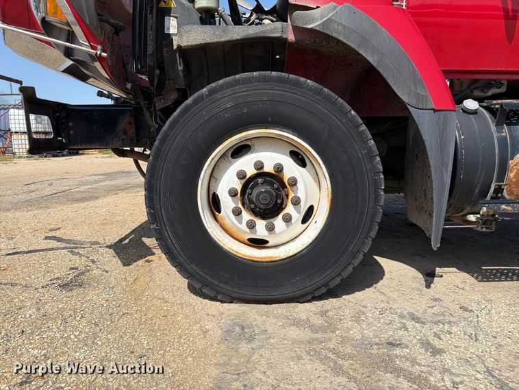 image for item EW5050 2010 International SF525 dump truck