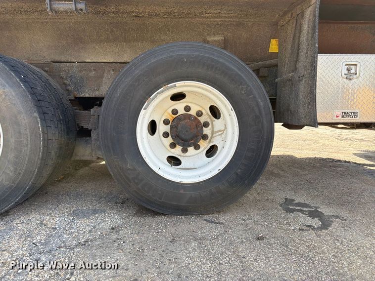 image for item EW5050 2010 International SF525 dump truck
