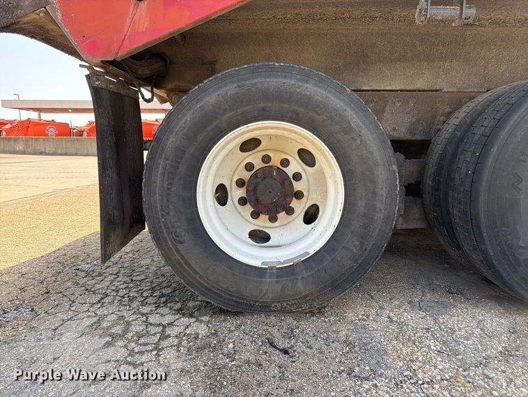 image for item EW5050 2010 International SF525 dump truck