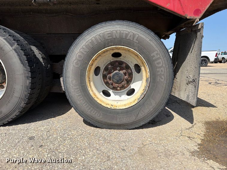 image for item EW5050 2010 International SF525 dump truck