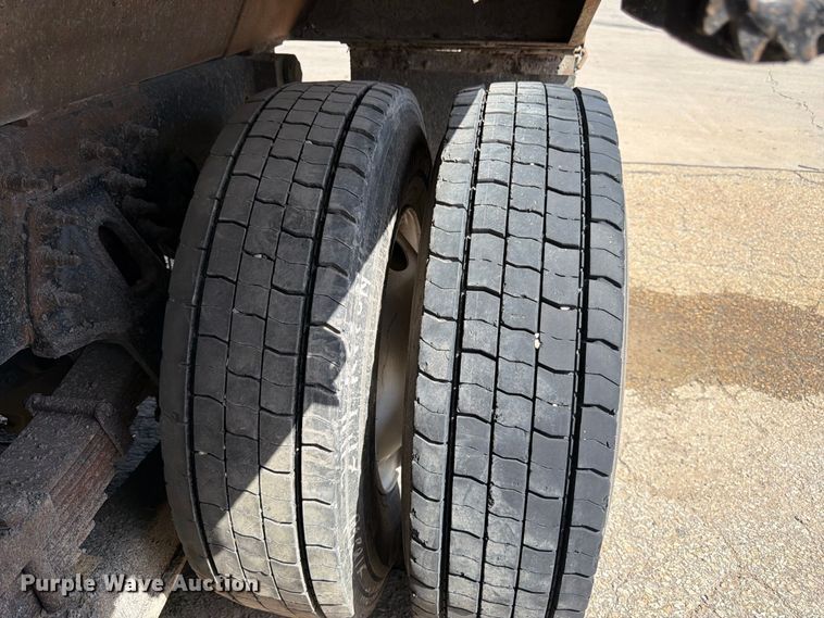 image for item EW5050 2010 International SF525 dump truck