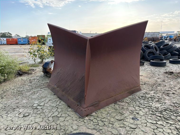image for item EW5057 1979 Falls V90 V Plow