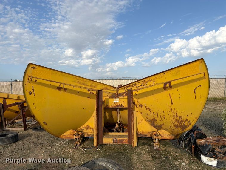 image for item EW5057 1979 Falls V90 V Plow