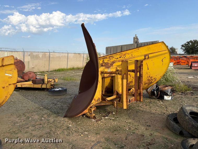 image for item EW5057 1979 Falls V90 V Plow