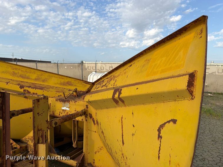 image for item EW5057 1979 Falls V90 V Plow