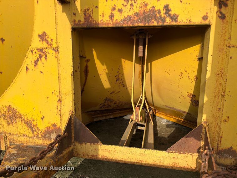 image for item EW5057 1979 Falls V90 V Plow