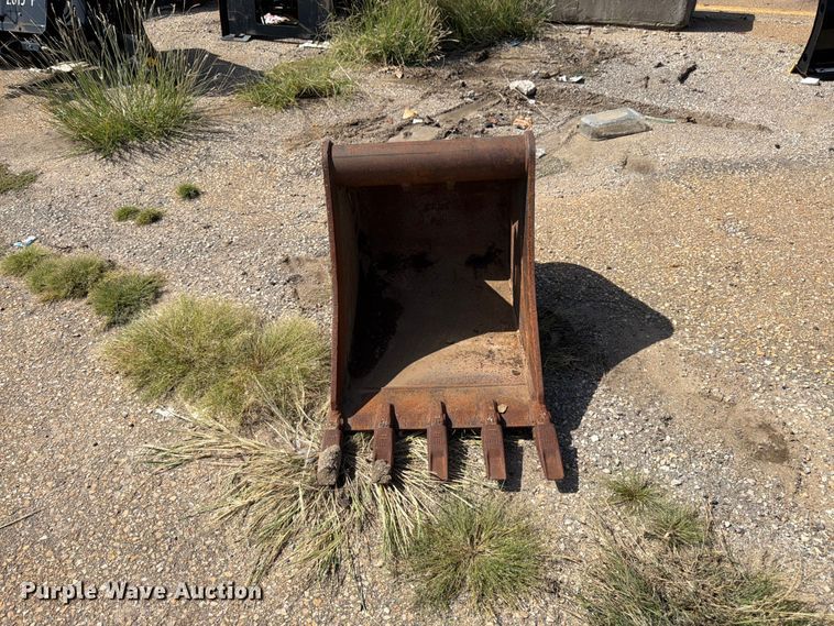 image for item EW5061 2009 Central Fabricators WR XLS backhoe bucket