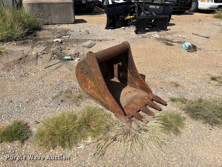 image for item EW5061 2009 Central Fabricators WR XLS backhoe bucket