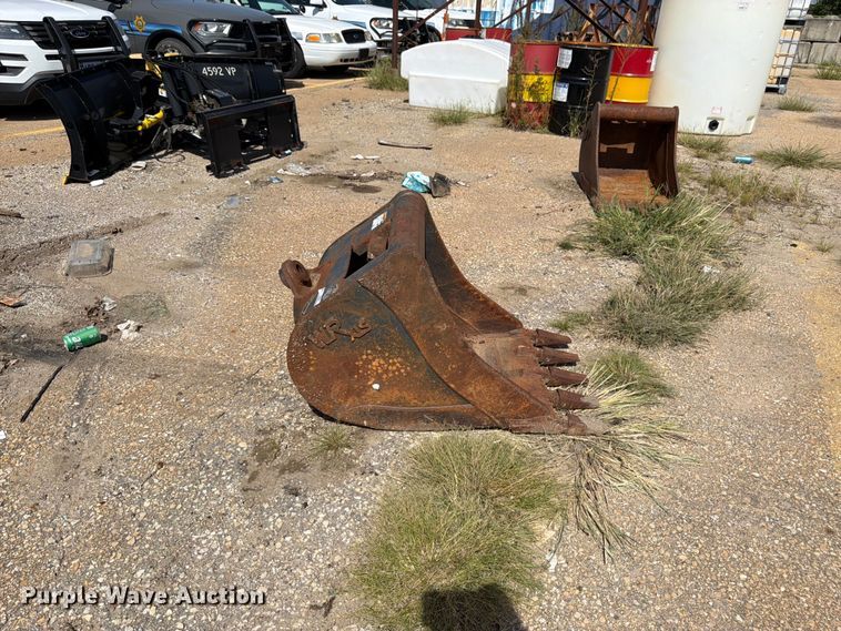 image for item EW5061 2009 Central Fabricators WR XLS backhoe bucket