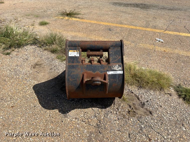 image for item EW5061 2009 Central Fabricators WR XLS backhoe bucket