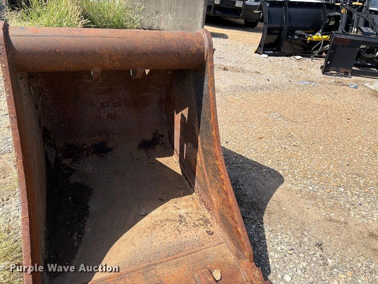 image for item EW5061 2009 Central Fabricators WR XLS backhoe bucket