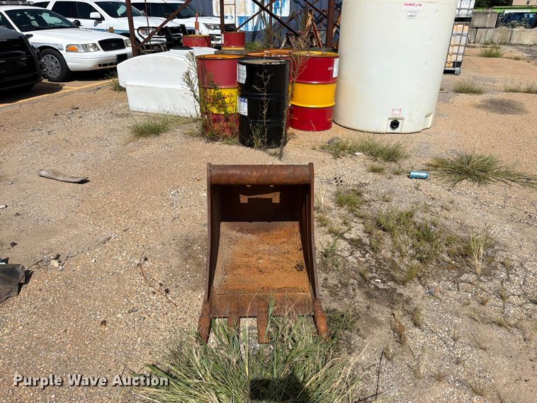 image for item EW5062 2009 Central Fabricators WR XLS backhoe bucket