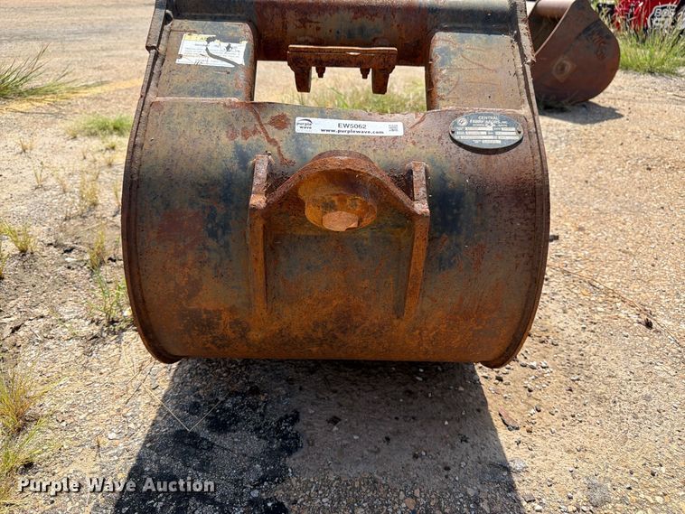 image for item EW5062 2009 Central Fabricators WR XLS backhoe bucket