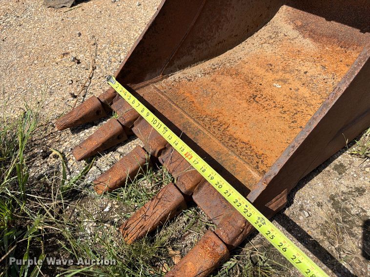 image for item EW5062 2009 Central Fabricators WR XLS backhoe bucket