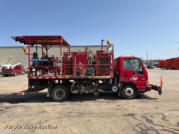 image for item EW5063 2004 GMC W5 paint striper truck